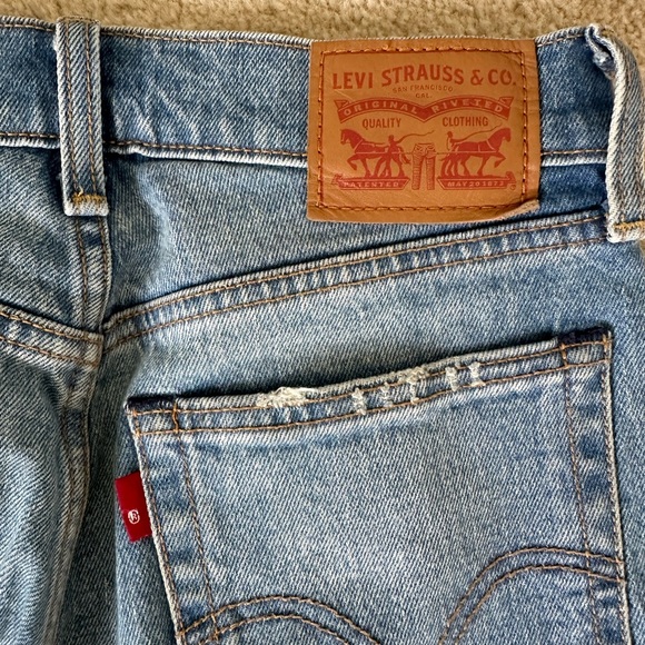 VINTAGE LEVI’S Wedgie Straight Jeans - Picture 4 of 4